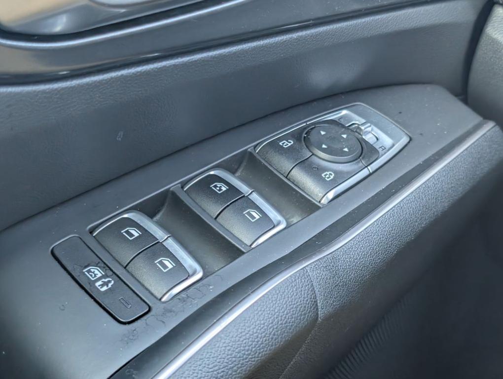 used 2023 Kia Sorento car, priced at $25,300