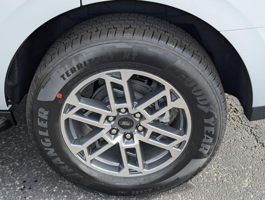 new 2025 Ford Expedition car, priced at $69,285