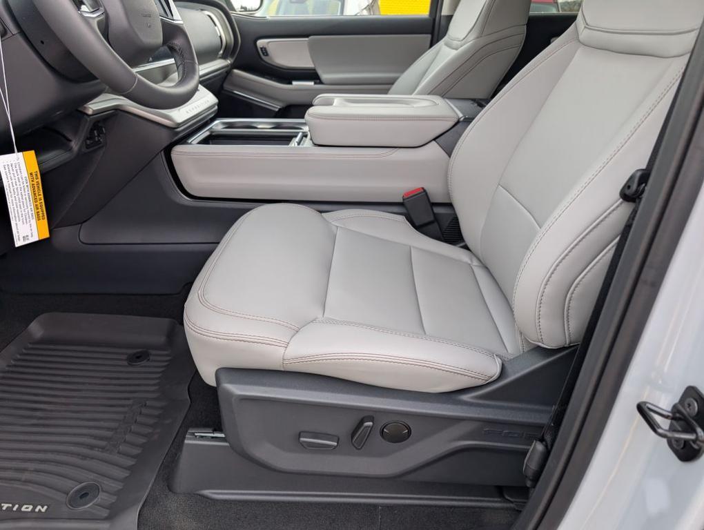 new 2025 Ford Expedition car, priced at $69,285