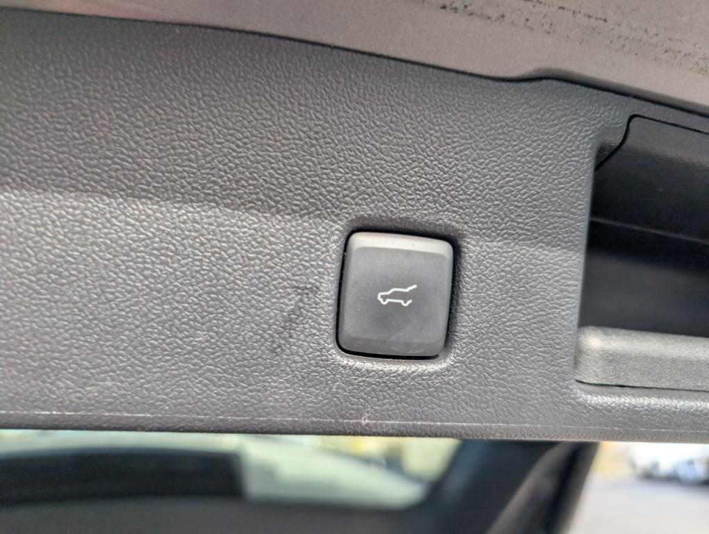 used 2022 Ford Escape car, priced at $22,050