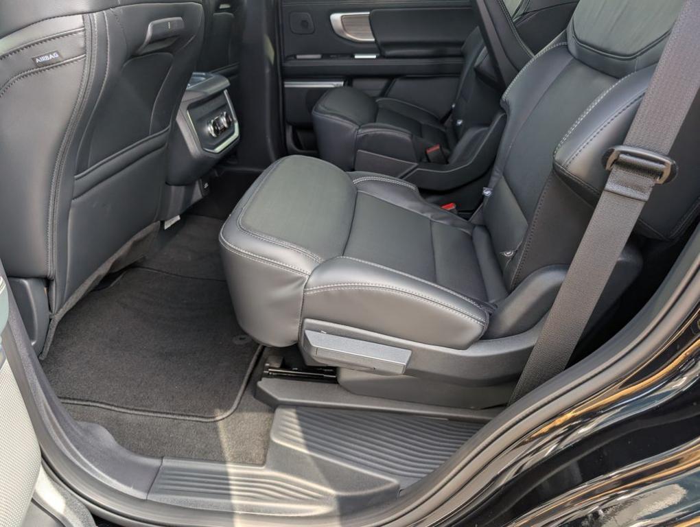 new 2025 Ford Expedition car, priced at $78,755