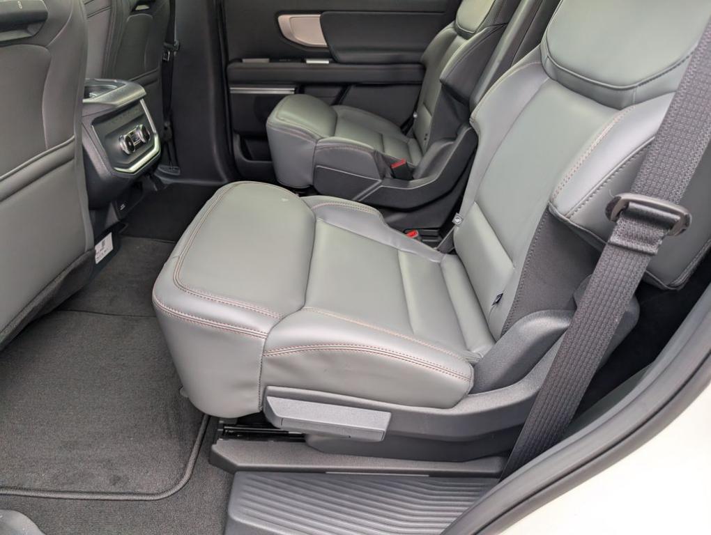 new 2025 Ford Expedition car, priced at $62,340