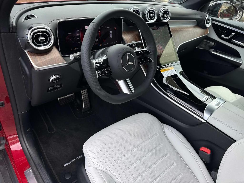 new 2025 Mercedes-Benz GLC 300 car