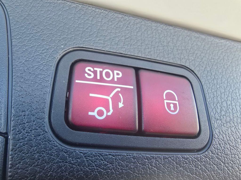 used 2022 Mercedes-Benz GLB 250 car, priced at $29,489