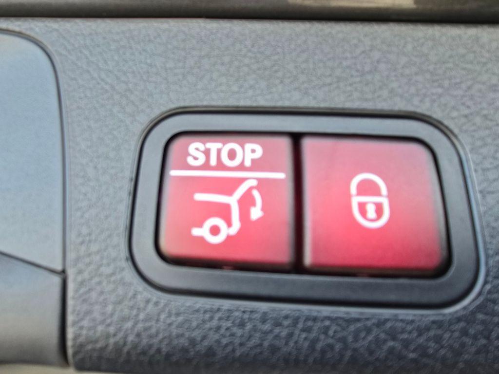 new 2026 Mercedes-Benz GLB 250 car, priced at $57,215