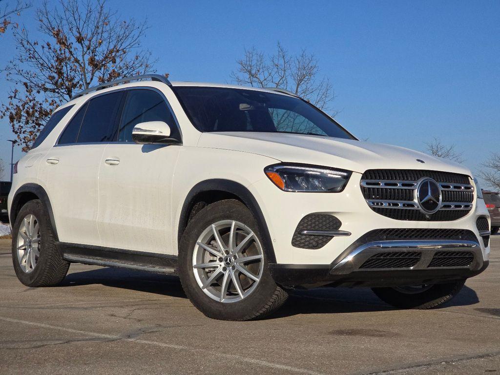 new 2025 Mercedes-Benz GLE 450 car, priced at $84,910