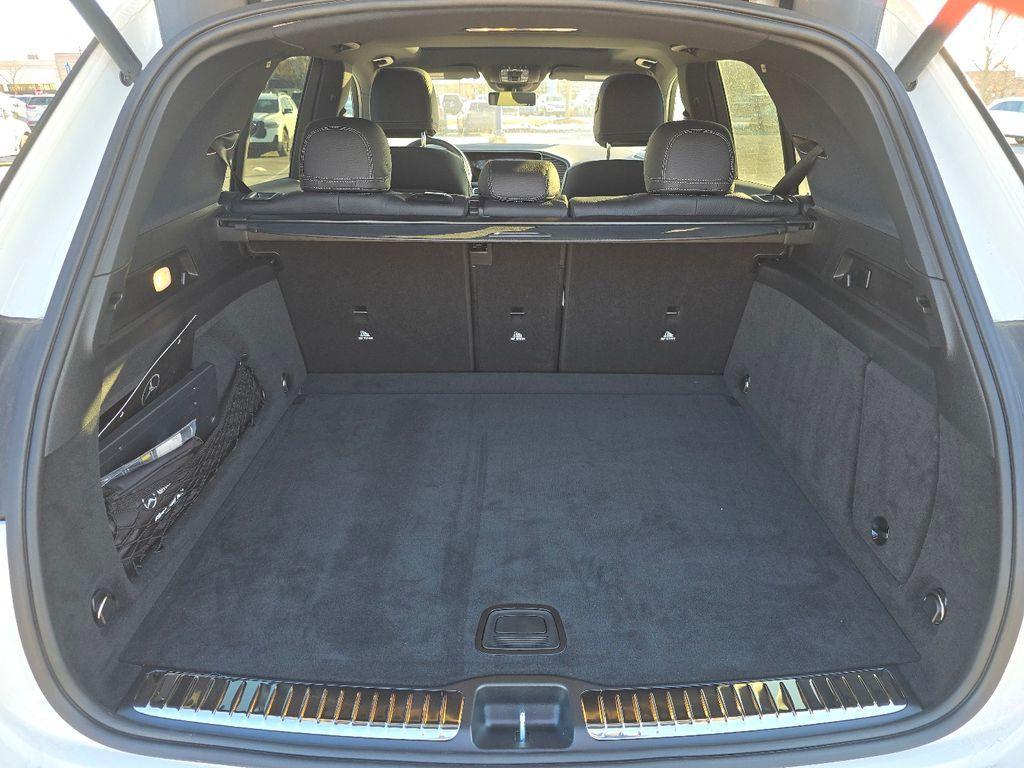 new 2025 Mercedes-Benz GLE 450 car, priced at $84,910