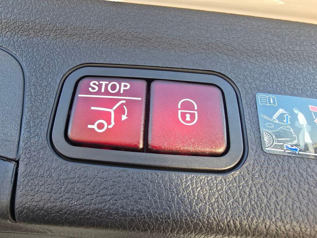 new 2025 Mercedes-Benz GLE 450 car, priced at $84,910