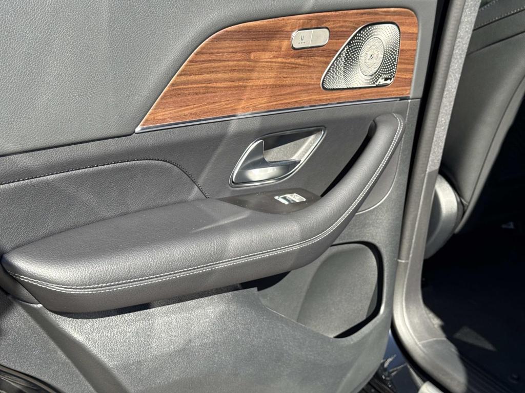 new 2026 Mercedes-Benz GLE 450 car, priced at $83,600