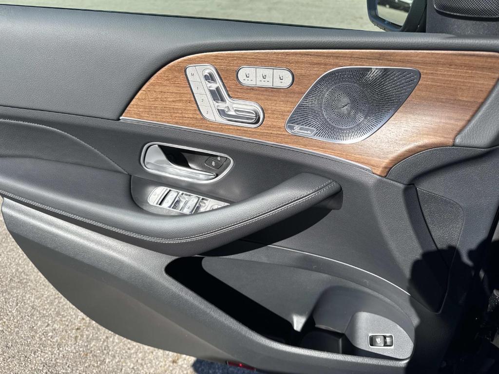 new 2026 Mercedes-Benz GLE 450 car, priced at $83,600