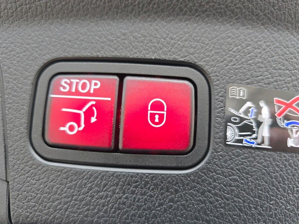 new 2026 Mercedes-Benz AMG GLE 53 car, priced at $102,860