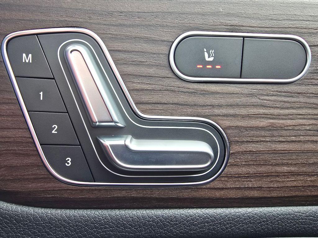 used 2026 Mercedes-Benz GLA 250 car, priced at $44,070