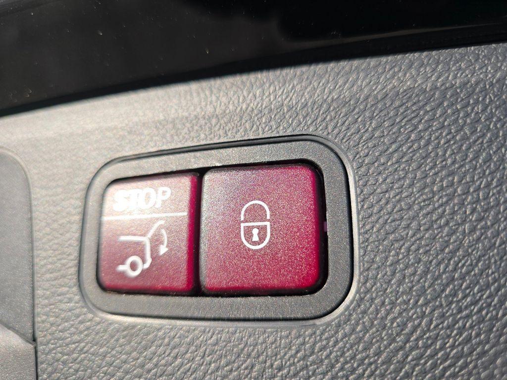 used 2018 Mercedes-Benz GLC 300 car, priced at $17,873