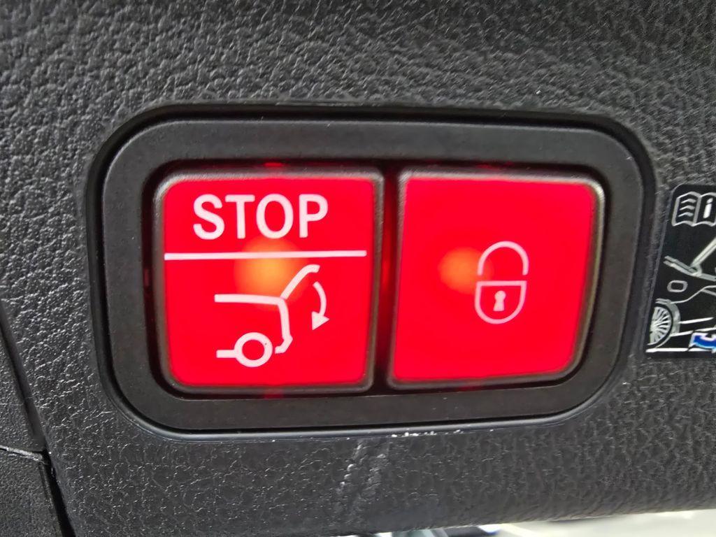 new 2025 Mercedes-Benz GLE 350 car, priced at $76,500