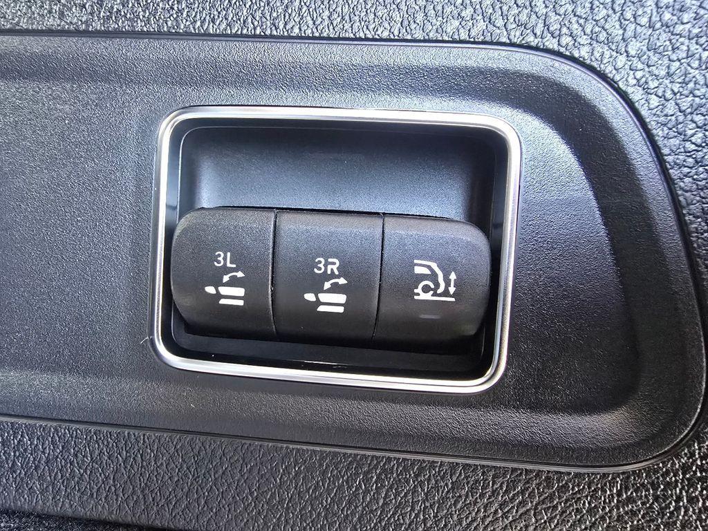 new 2026 Mercedes-Benz GLS 450 car, priced at $93,615