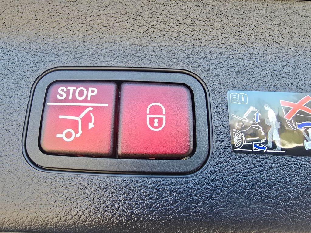 new 2026 Mercedes-Benz GLS 450 car, priced at $93,615