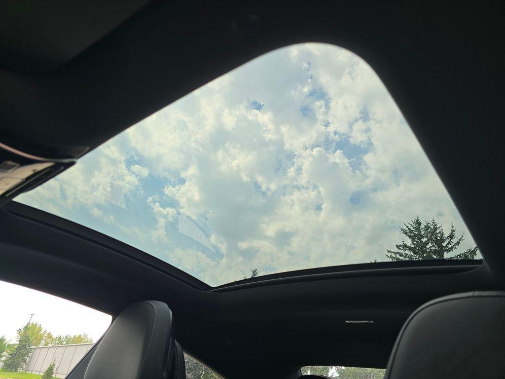 Mercedes-Benz CLE view 3