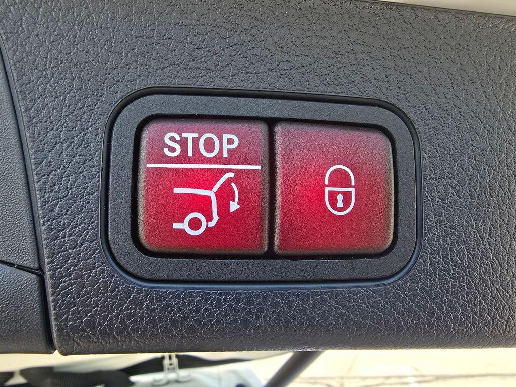 used 2024 Mercedes-Benz GLB 250 car, priced at $38,099
