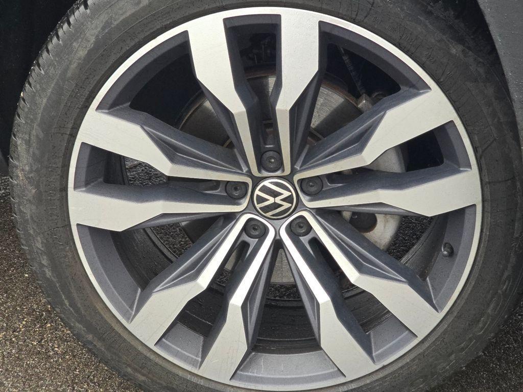 used 2021 Volkswagen Atlas Cross Sport car, priced at $25,472