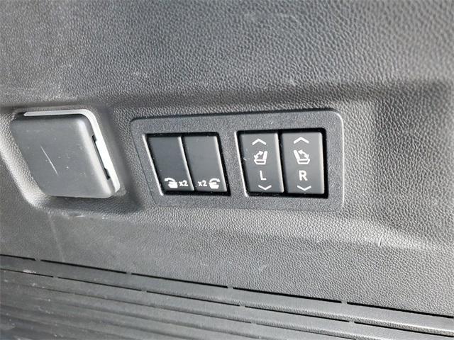 used 2022 GMC Yukon car, priced at $52,700