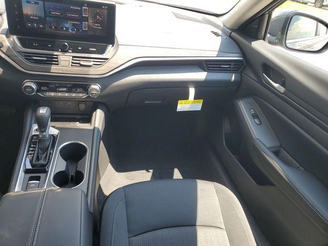 new 2025 Nissan Altima car, priced at $30,799