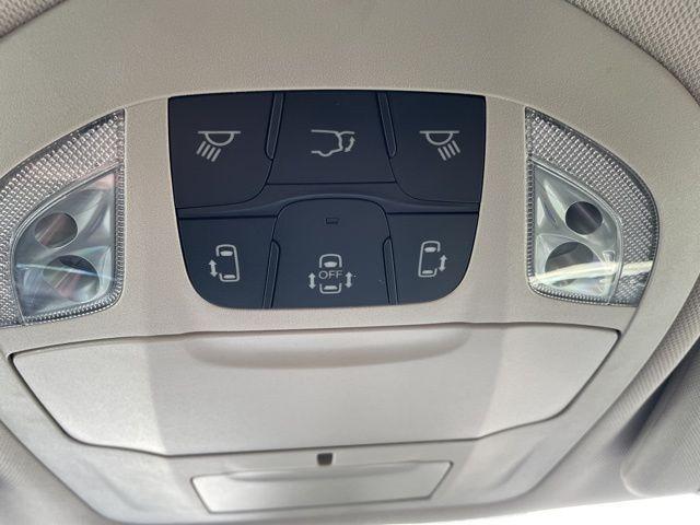 used 2024 Chrysler Pacifica car, priced at $25,995