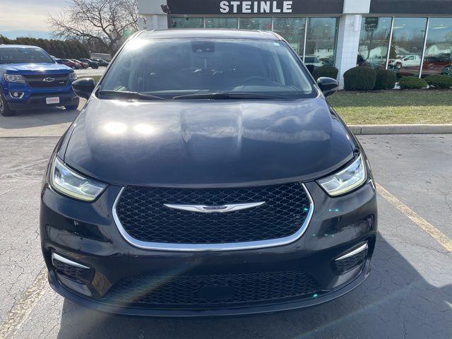 used 2024 Chrysler Pacifica car, priced at $25,995