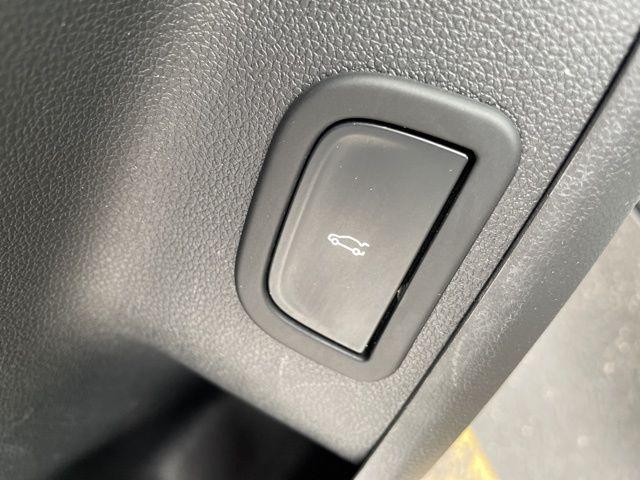 used 2025 GMC Acadia car, priced at $38,995