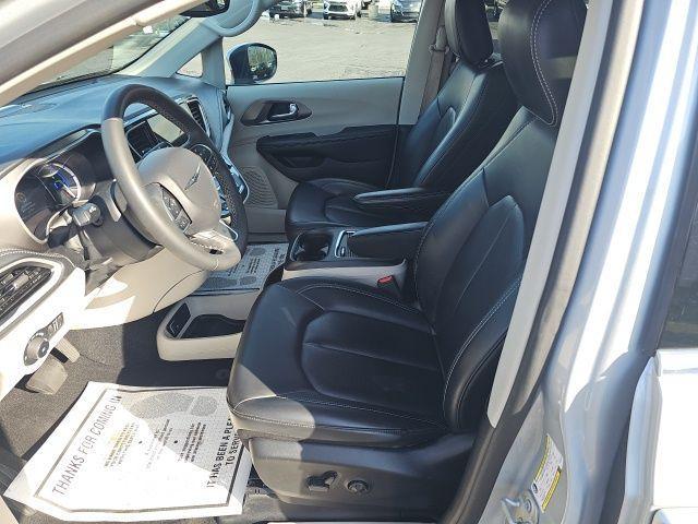 used 2023 Chrysler Pacifica Hybrid car, priced at $20,903