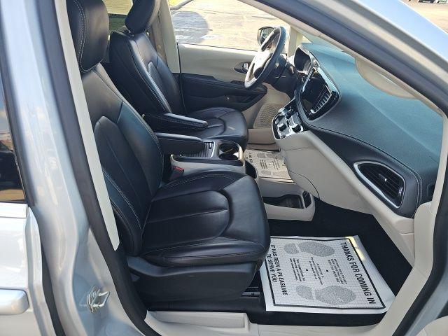 used 2023 Chrysler Pacifica Hybrid car, priced at $20,903