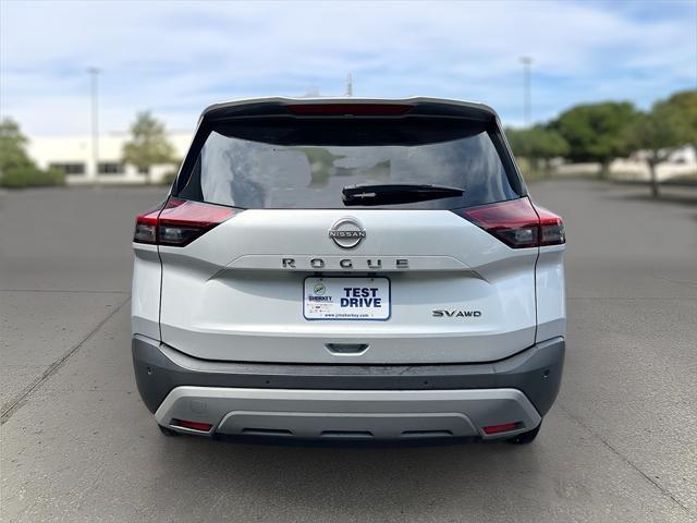 2024 Gun Metallic Nissan Rogue