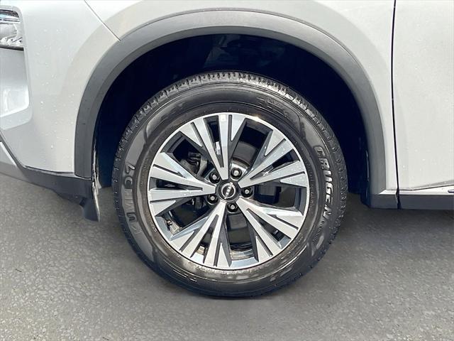 2024 Gun Metallic Nissan Rogue