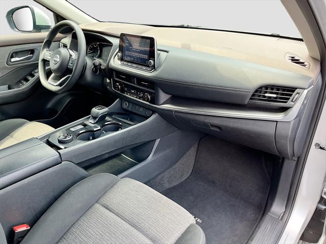 2024 Gun Metallic Nissan Rogue