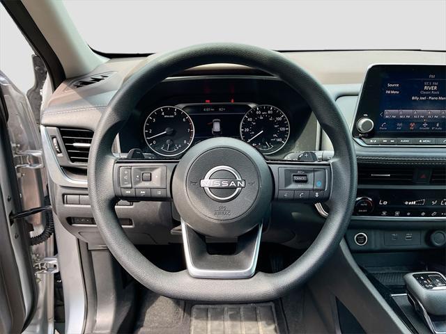 2024 Gun Metallic Nissan Rogue