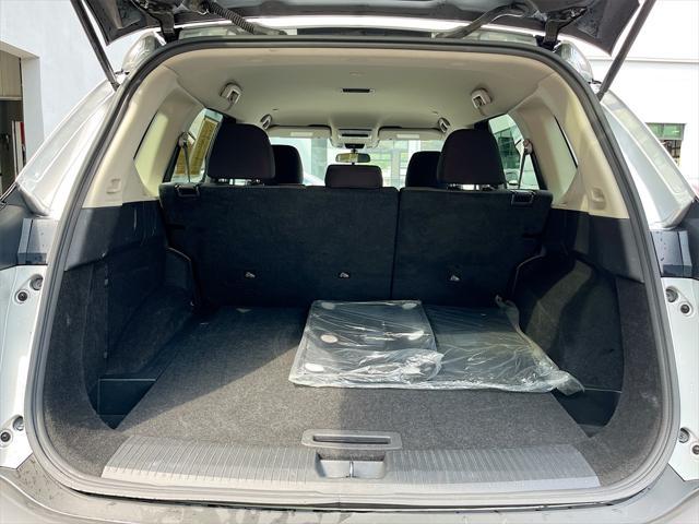 2024 Gun Metallic Nissan Rogue