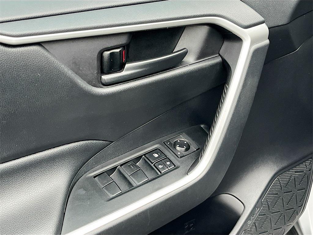 2019 Silver Sky Metallic Toyota RAV4