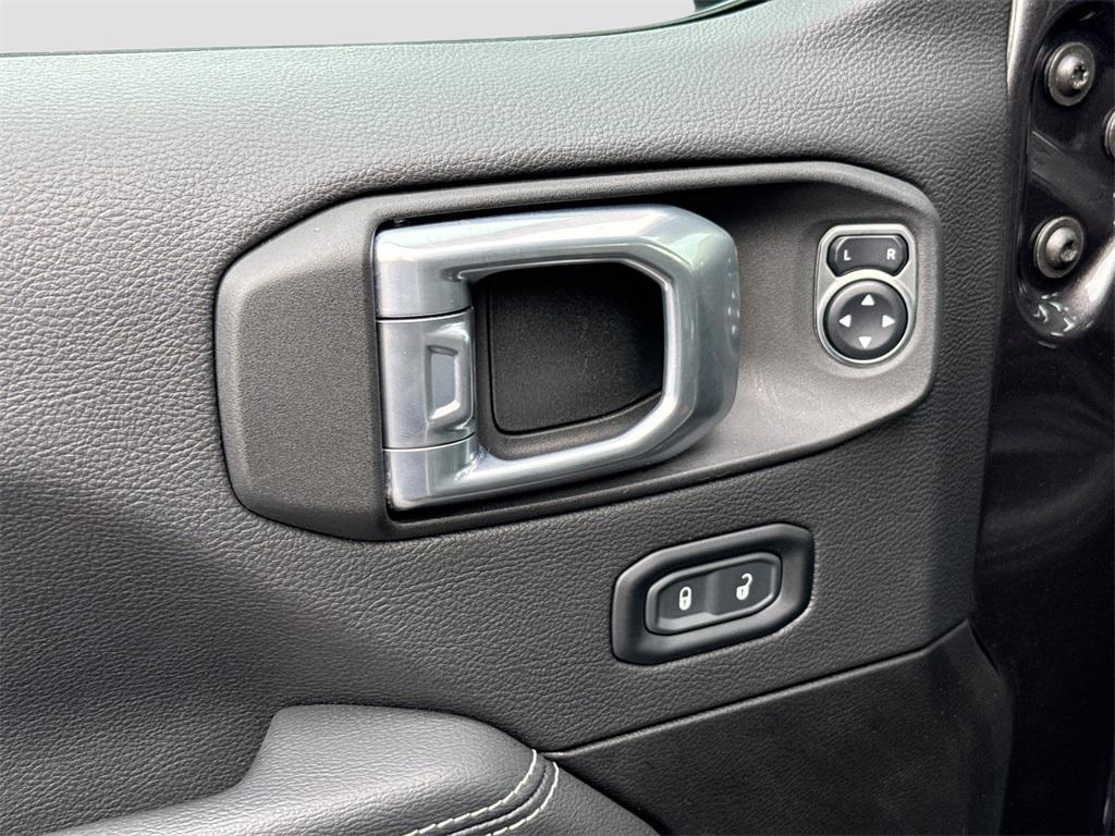 used 2021 Jeep Gladiator car, priced at $27,777