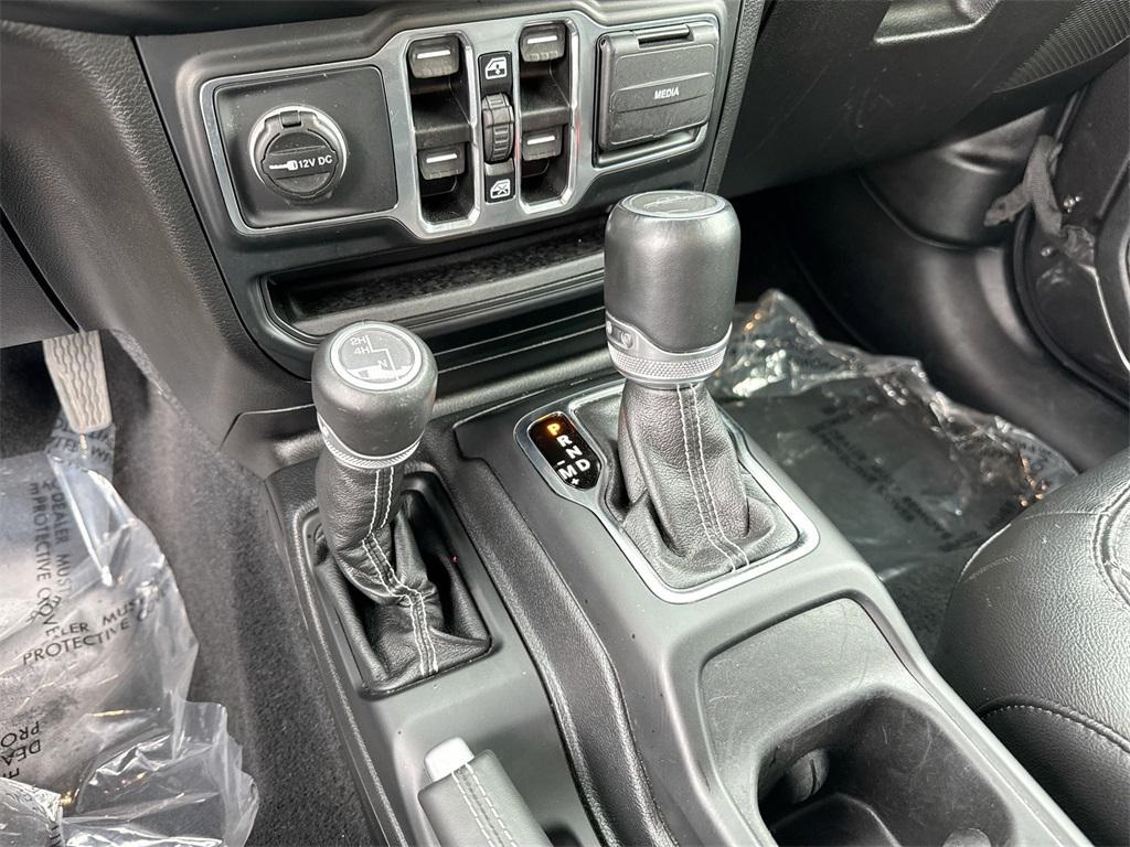 used 2021 Jeep Gladiator car, priced at $27,777