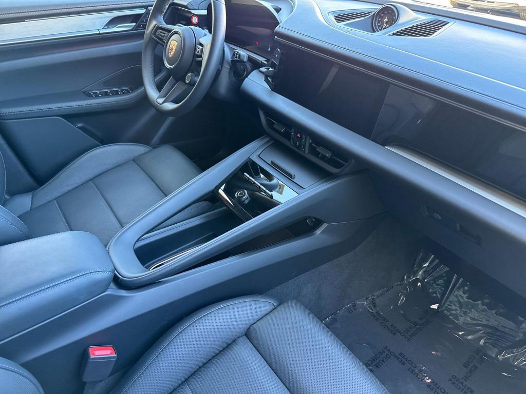 used 2025 Porsche Macan car