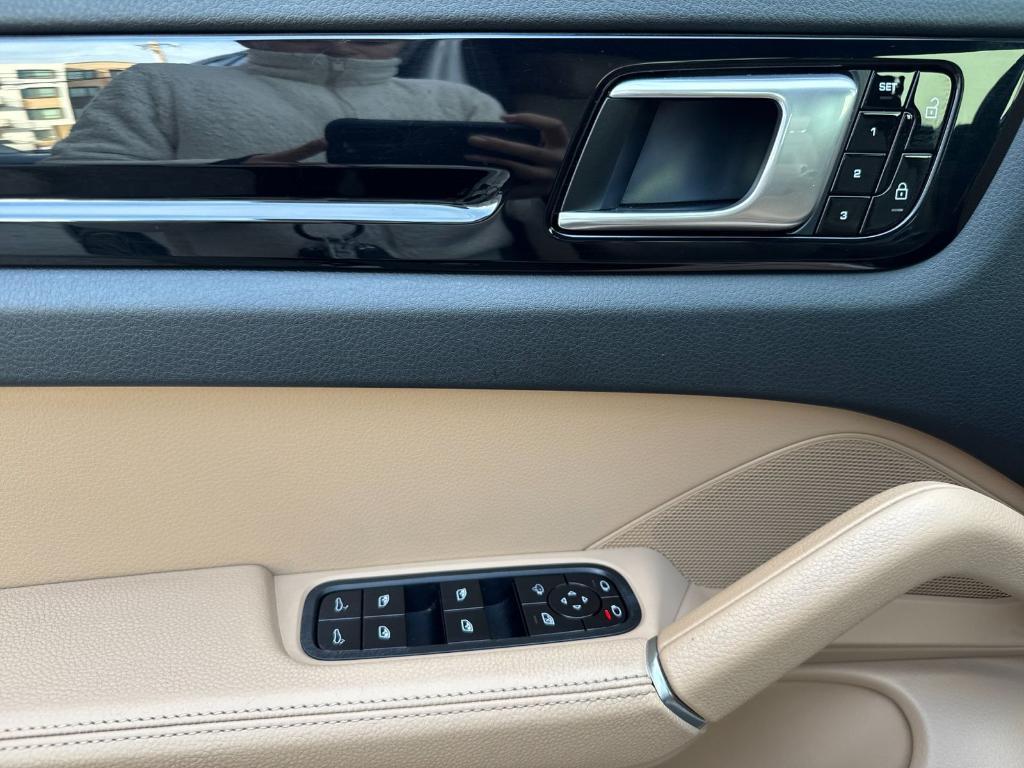 used 2020 Porsche Cayenne car, priced at $53,995
