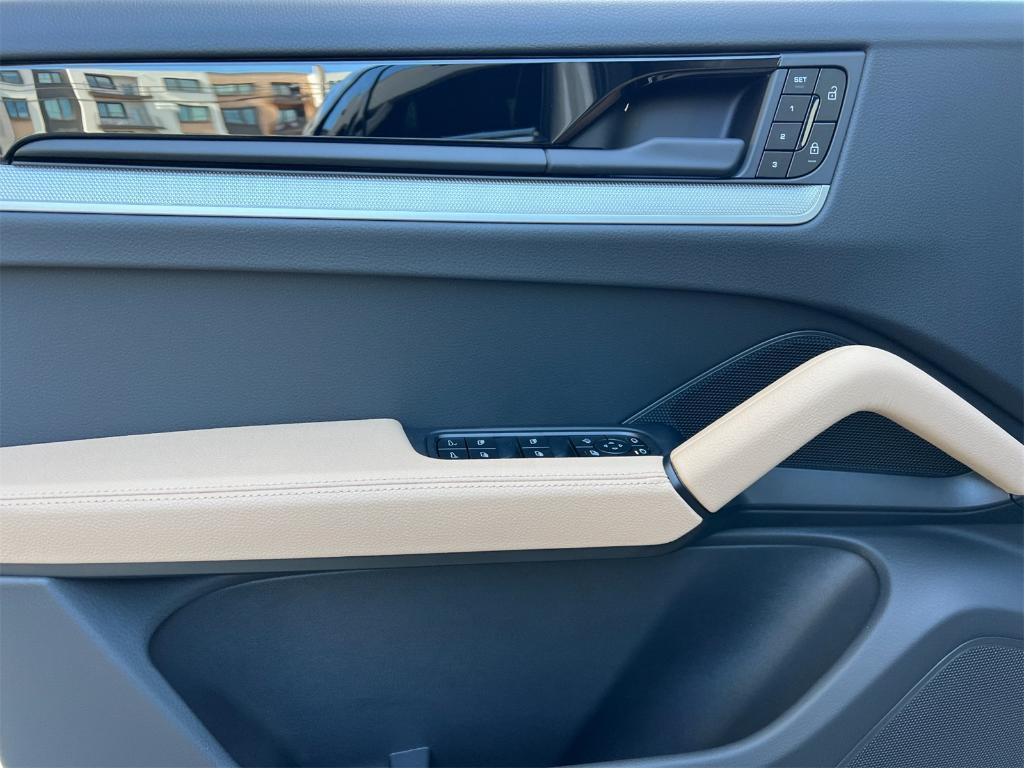 new 2025 Porsche Cayenne car, priced at $104,295
