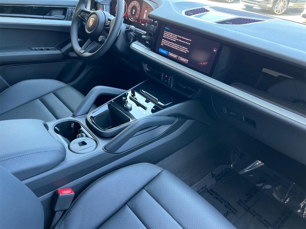 new 2025 Porsche Cayenne car, priced at $95,385