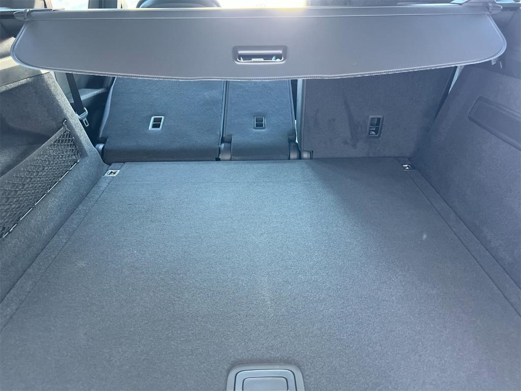 new 2025 Porsche Cayenne car, priced at $95,385