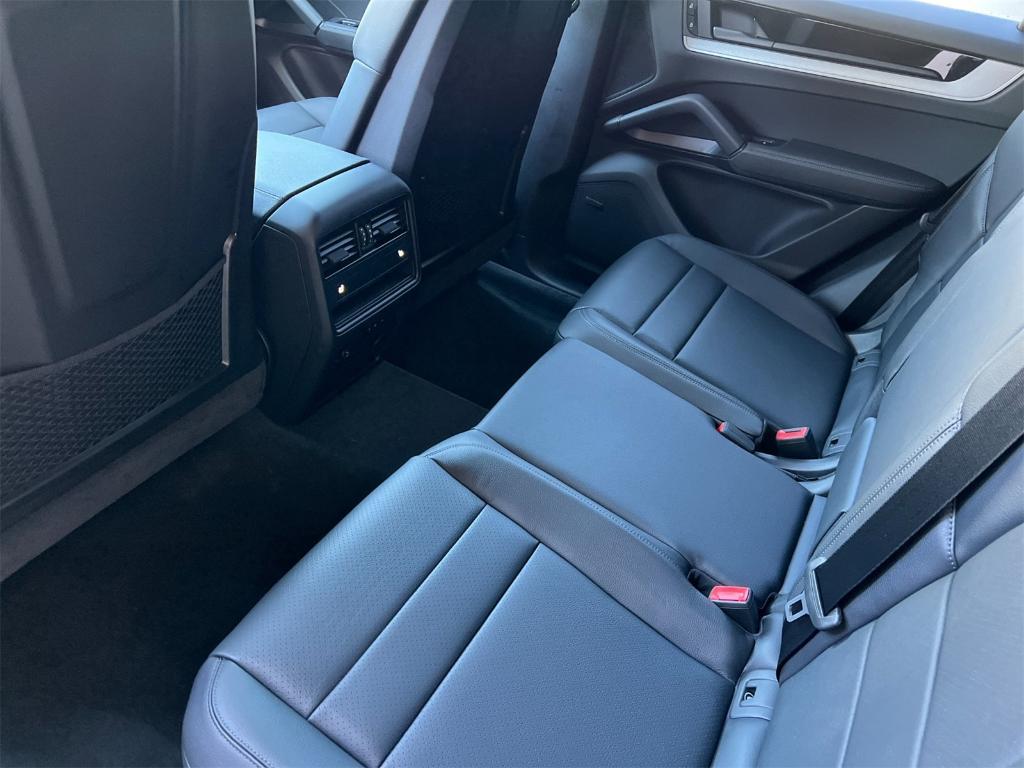 new 2025 Porsche Cayenne car, priced at $95,385