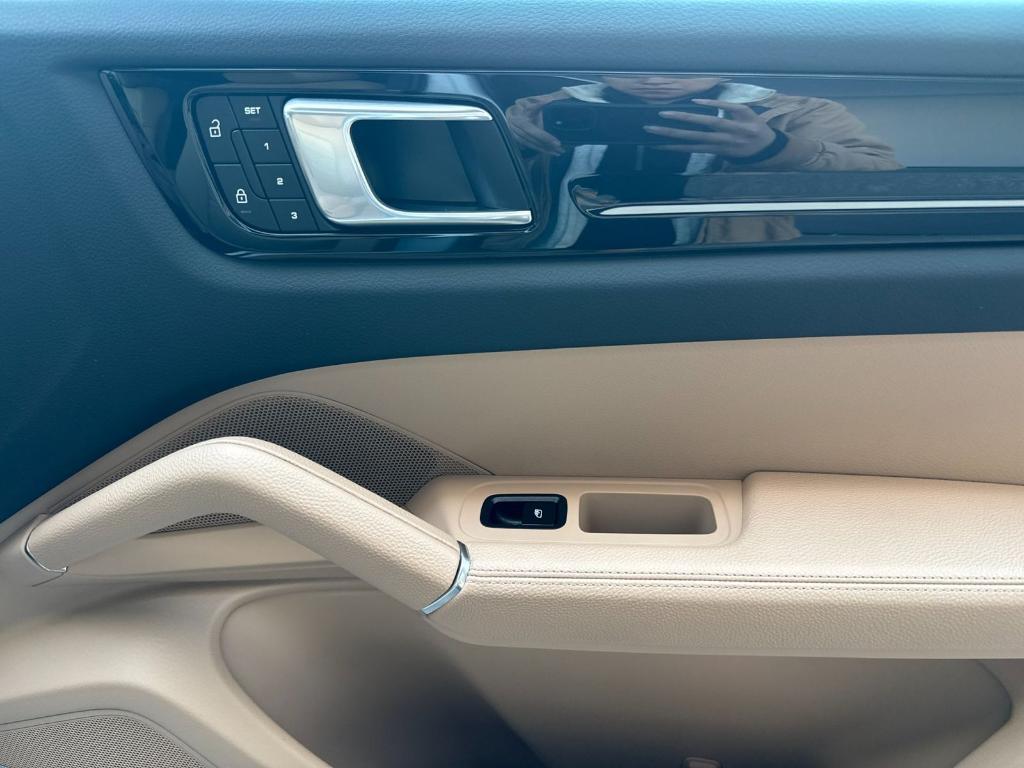 used 2022 Porsche Cayenne car, priced at $63,910