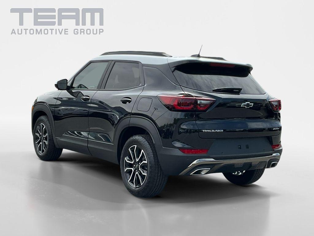 new 2025 Chevrolet TrailBlazer car, priced at $26,336