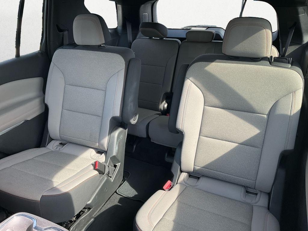 used 2025 Chevrolet Traverse car, priced at $36,659