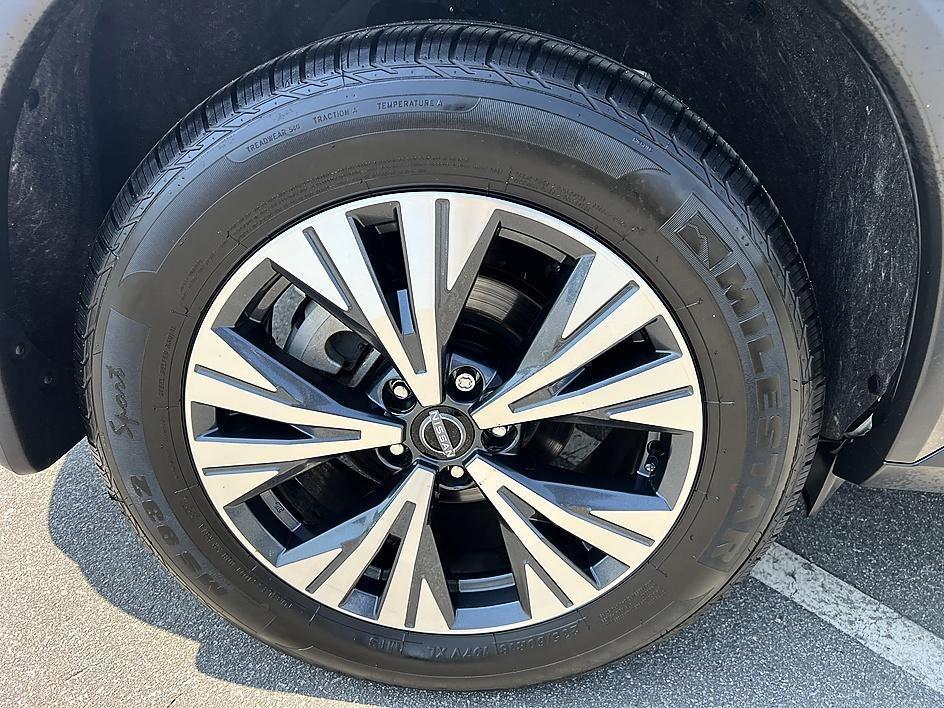 used 2023 Nissan Rogue car, priced at $24,274