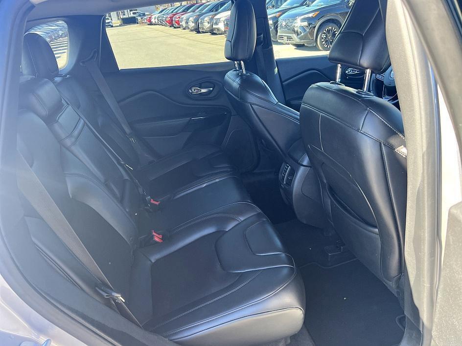 used 2019 Jeep Cherokee car, priced at $13,775