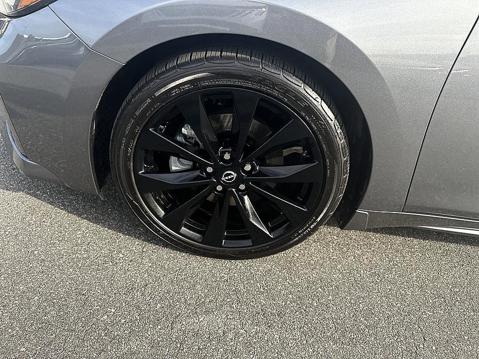 used 2023 Nissan Maxima car, priced at $33,774